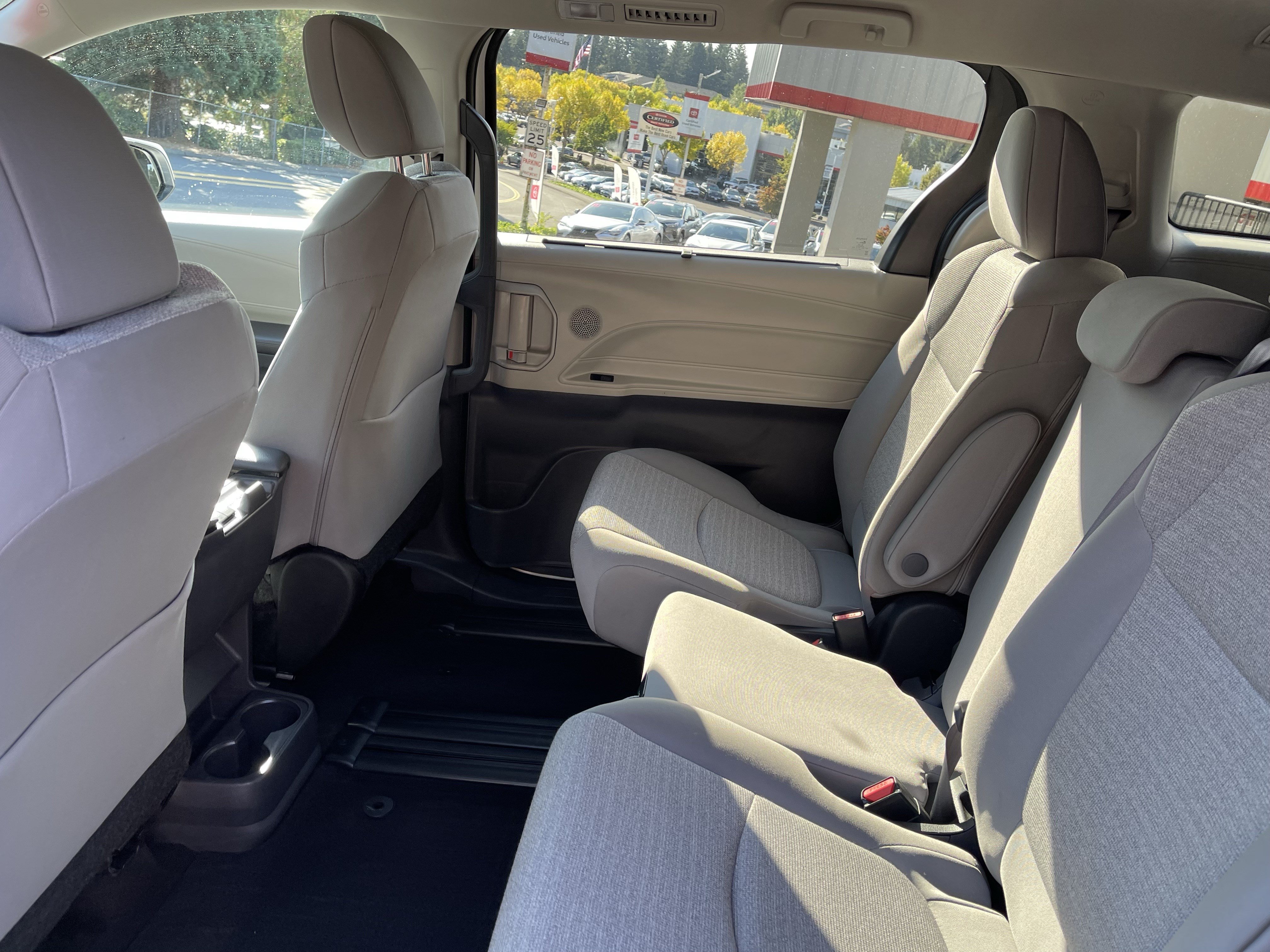 Certified 2024 Toyota Sienna LE AWD/4WD image 12