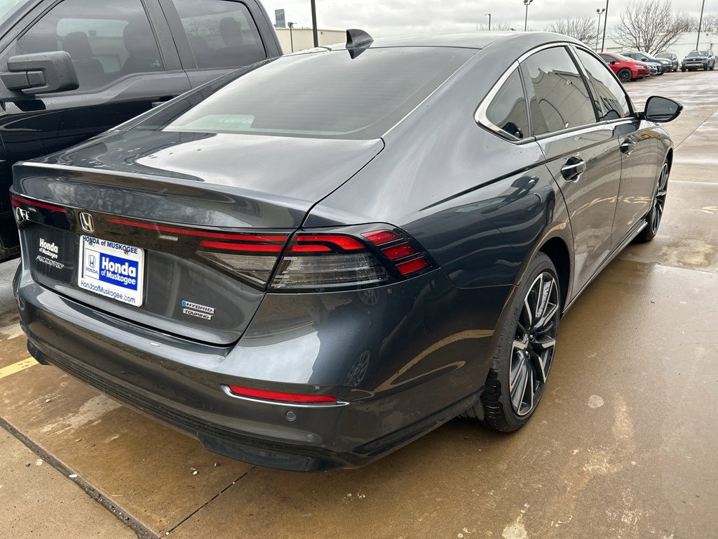 Used 2025 Honda Accord Touring image 2