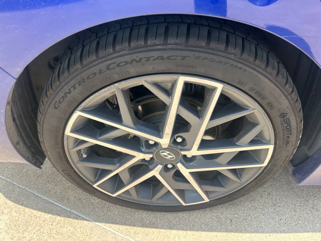 Used 2020 Hyundai Elantra Sport w/ Premium Package 02 FWD image 9