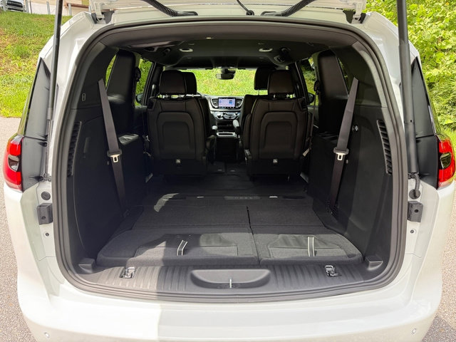 New 2026 Chrysler Pacifica Select image 20