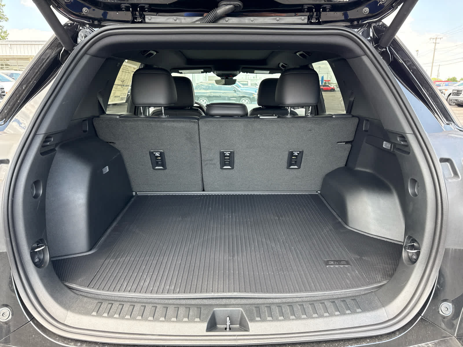 New 2027 GMC Terrain AT4 w/ Technology Package II AWD/4WD image 25