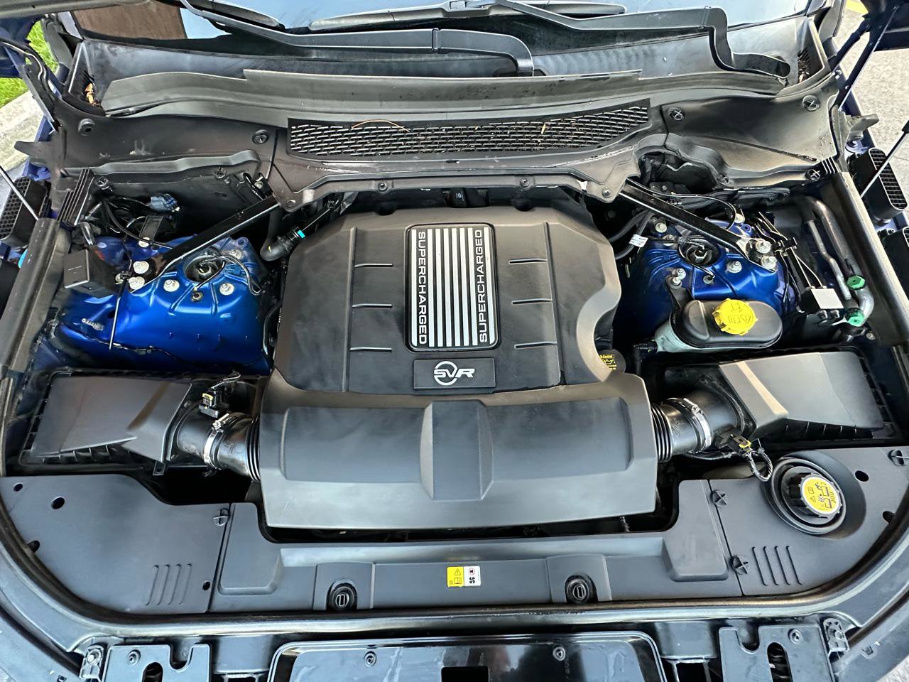 Used 2015 Land Rover Range Rover Sport SVR image 44