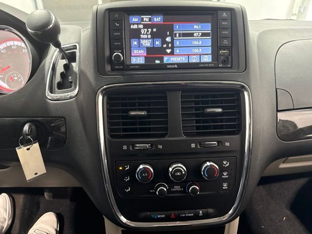 Used 2017 Dodge Grand Caravan SE w/ Power Window Group FWD image 12