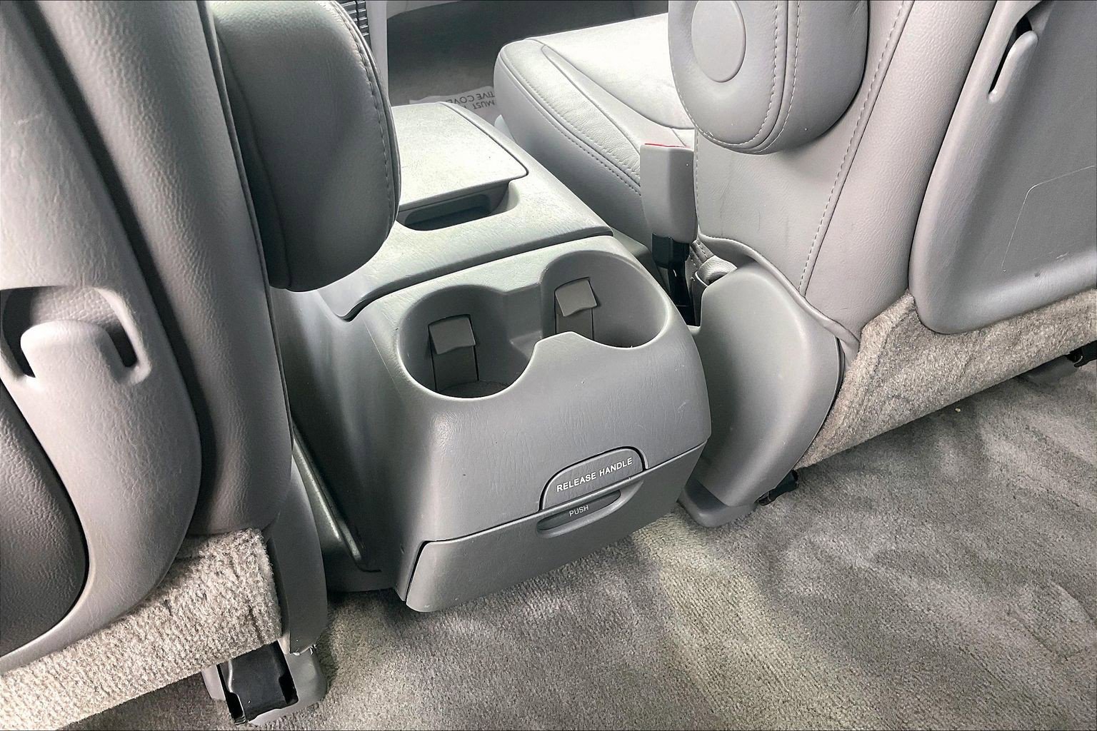 Used 2010 Toyota Sienna image 39