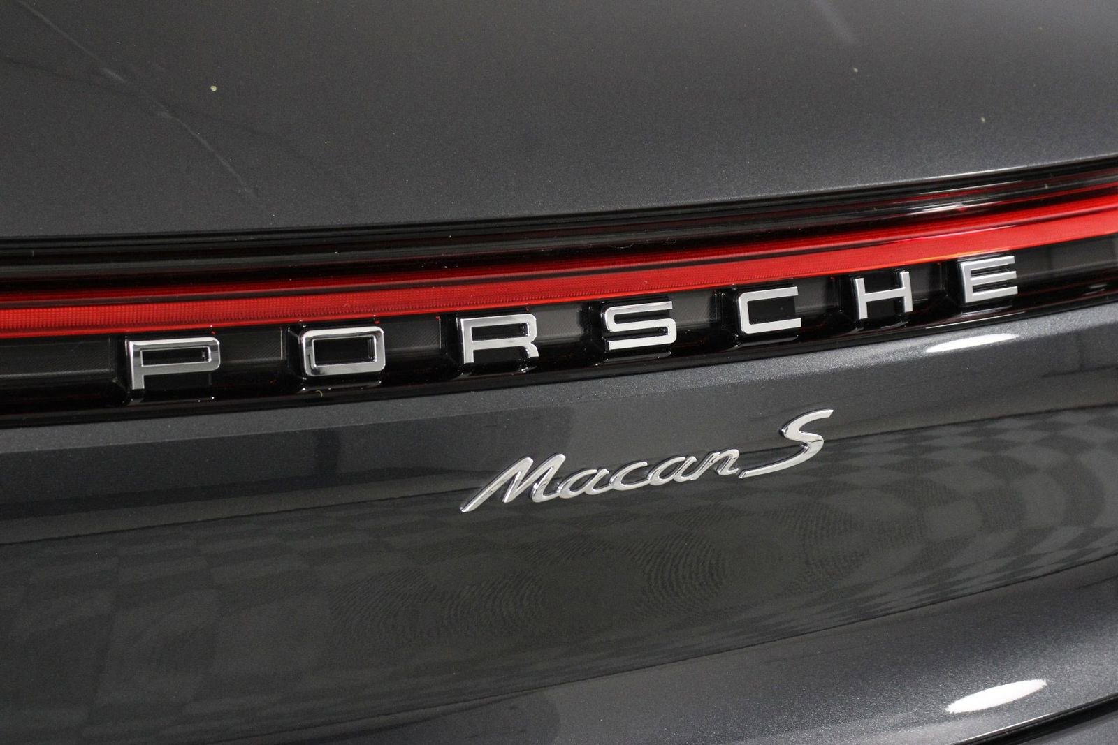 Certified 2025 Porsche Macan S image 22