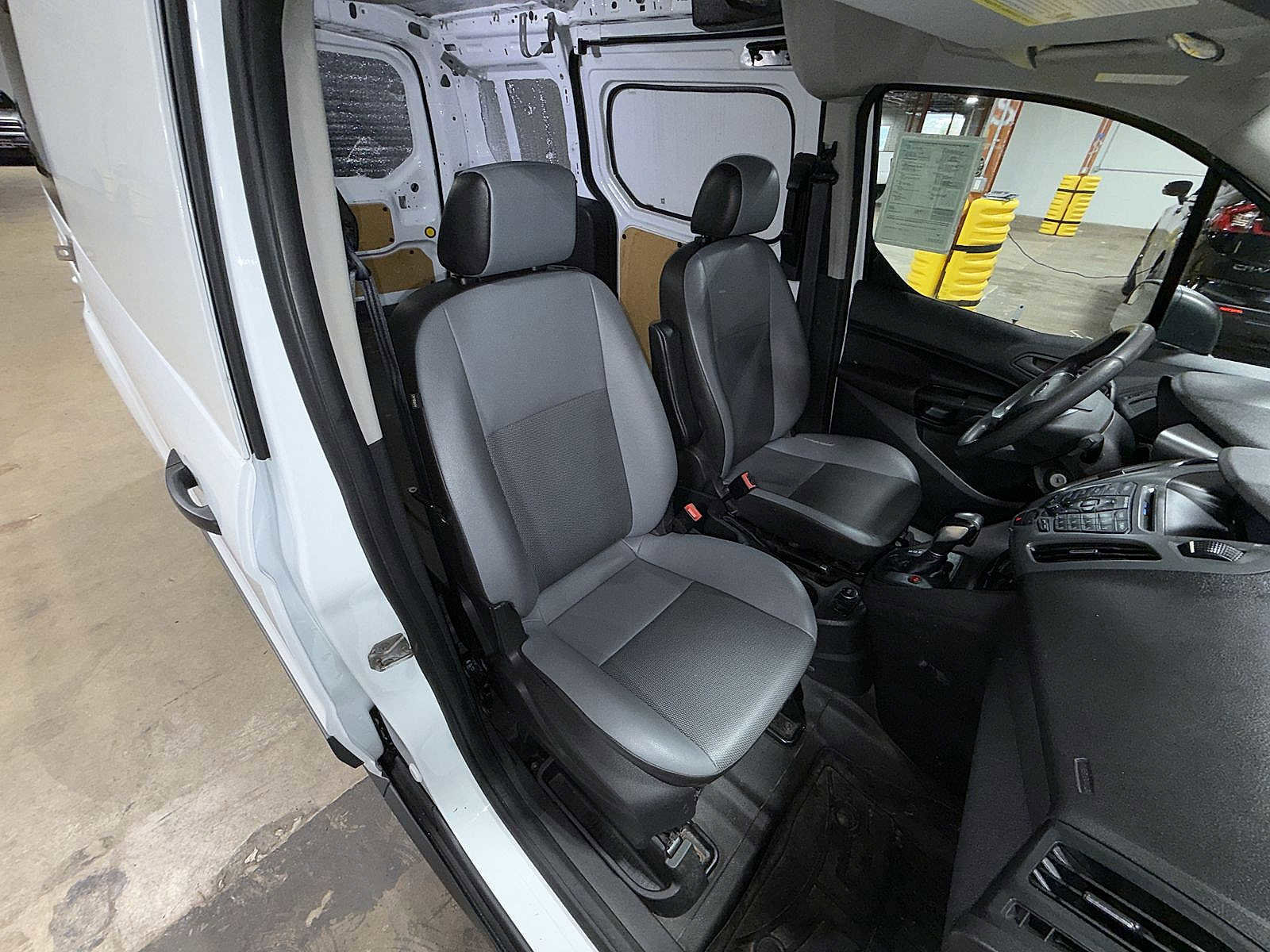 Used 2017 Ford Transit Connect XL image 16