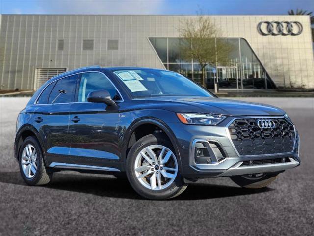 Used 2023 Audi Q5 2.0T Premium w/ Convenience Package AWD/4WD image 1