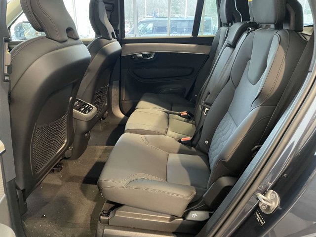 New 2026 Volvo XC90 B6 Plus w/ Protection Package Premier AWD/4WD image 17