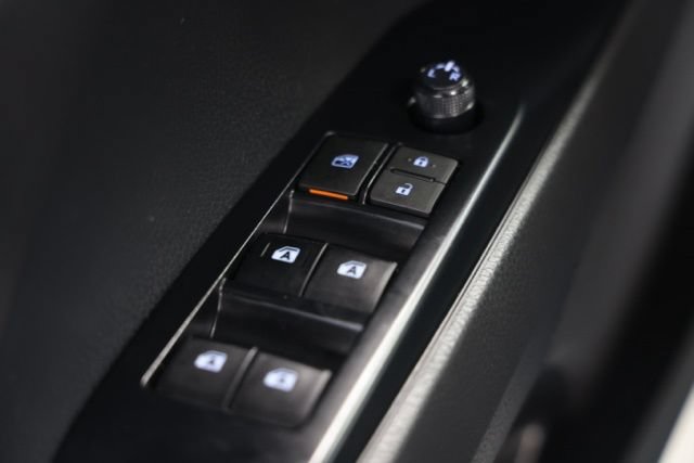 Used 2020 Toyota Camry SE FWD image 18