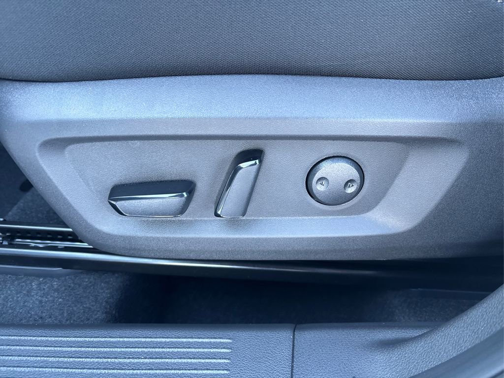 New 2026 Nissan Rogue SV image 27