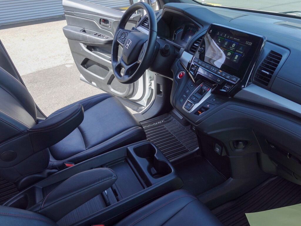 Used 2024 Honda Odyssey Sport image 14