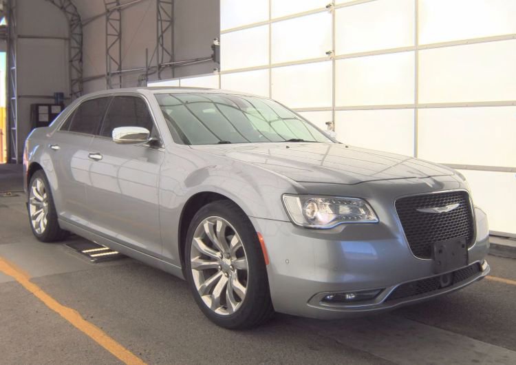 Used 2015 Chrysler 300 C w/ Light Group image 4