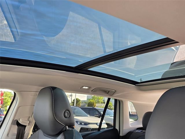 New 2026 Volkswagen Tiguan SE FWD image 18