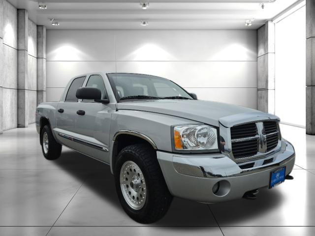Used 2005 Dodge Dakota Laramie w/ Trailer Tow Group AWD/4WD image 4