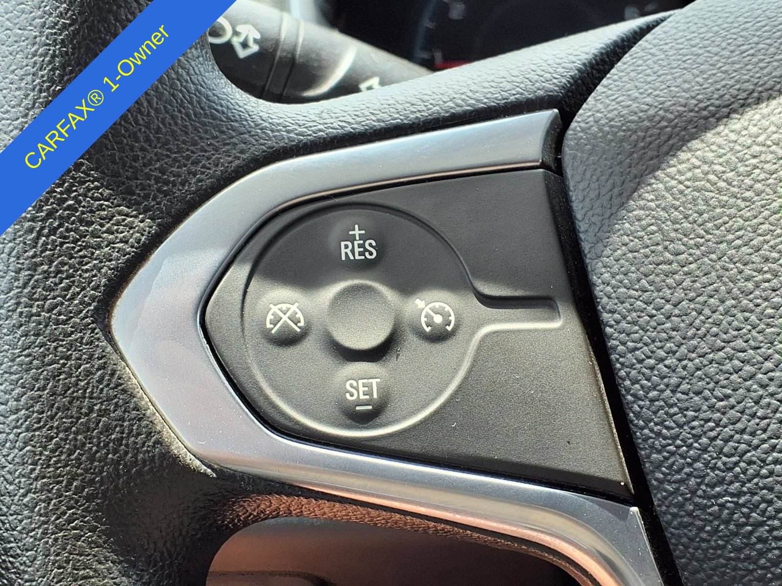 Used 2021 Chevrolet Traverse LS FWD image 27