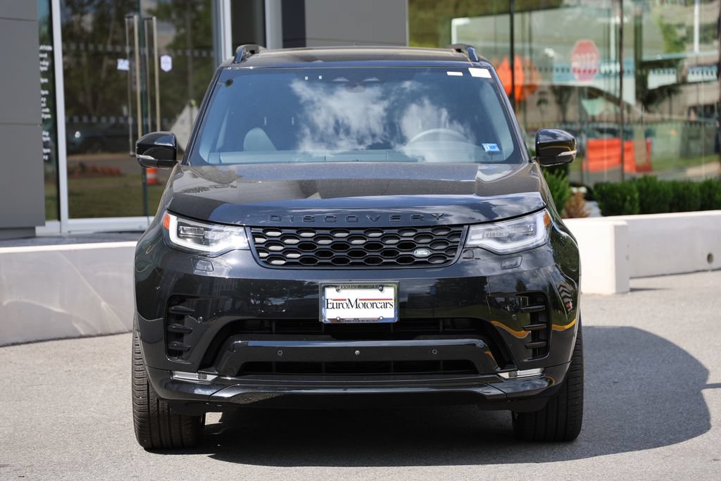 Used 2025 Land Rover Discovery Dynamic SE AWD/4WD image 5