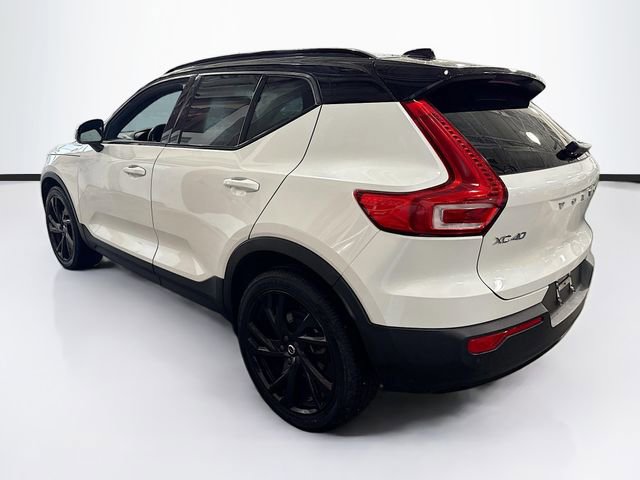 Used 2021 Volvo XC40 T5 R-Design w/ Climate Package image 8