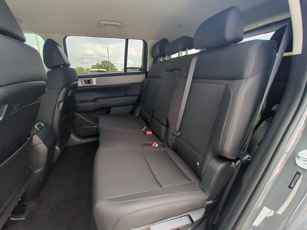 New 2027 Hyundai Santa Fe SE FWD image 17