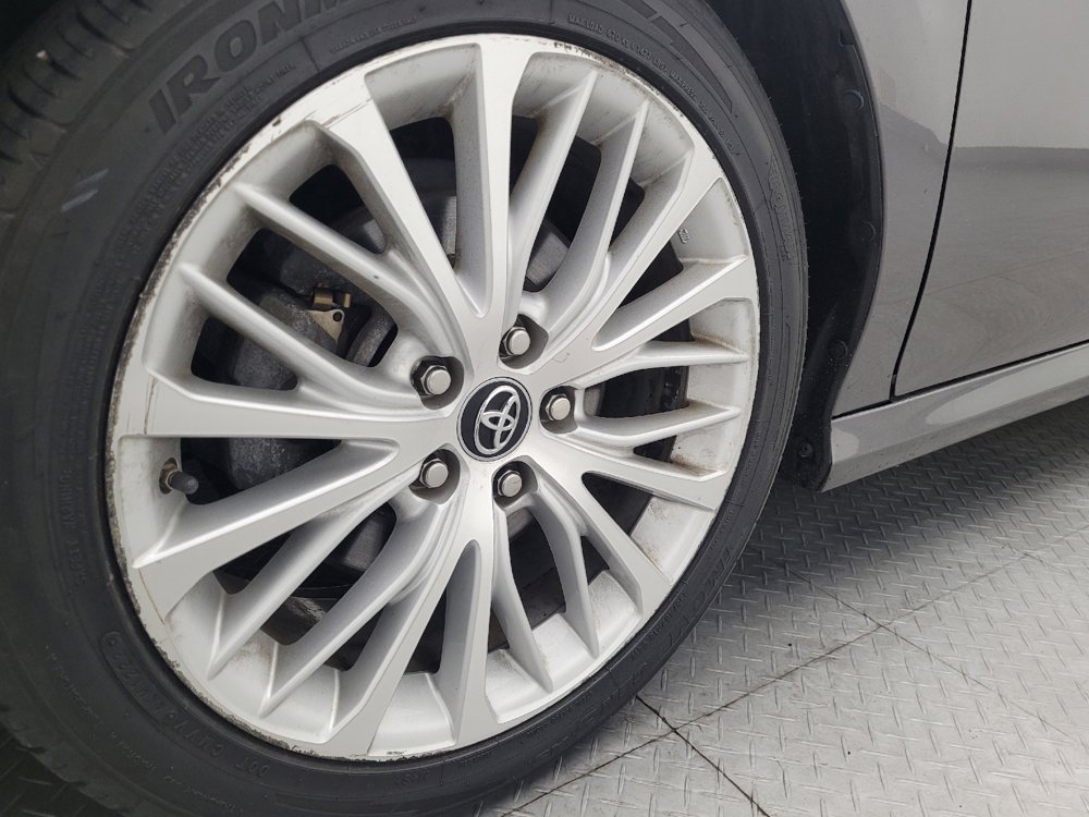 Used 2018 Toyota Camry XLE image 31