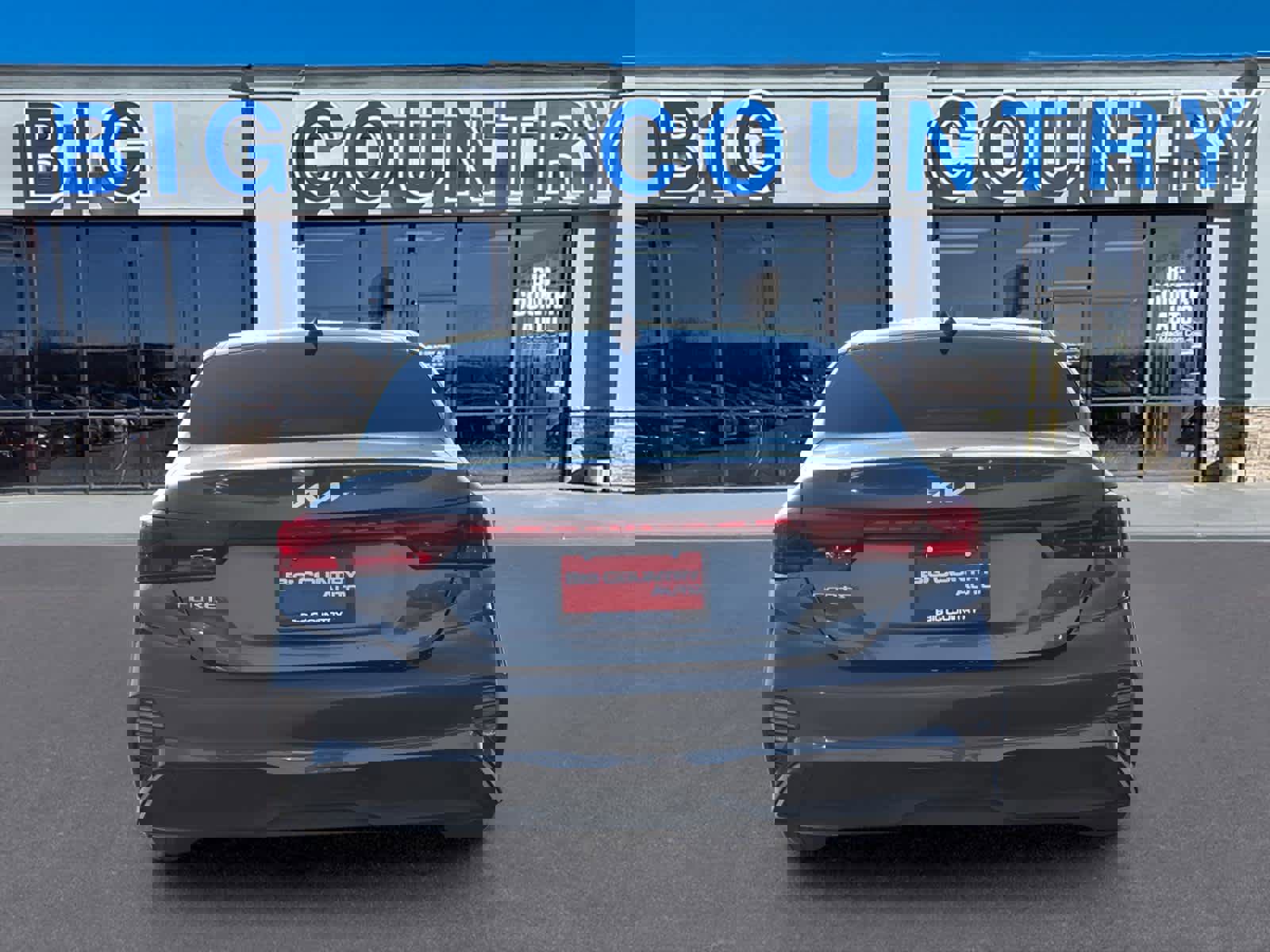 Used 2023 Kia Forte LXS w/ LXS Technology Package image 4