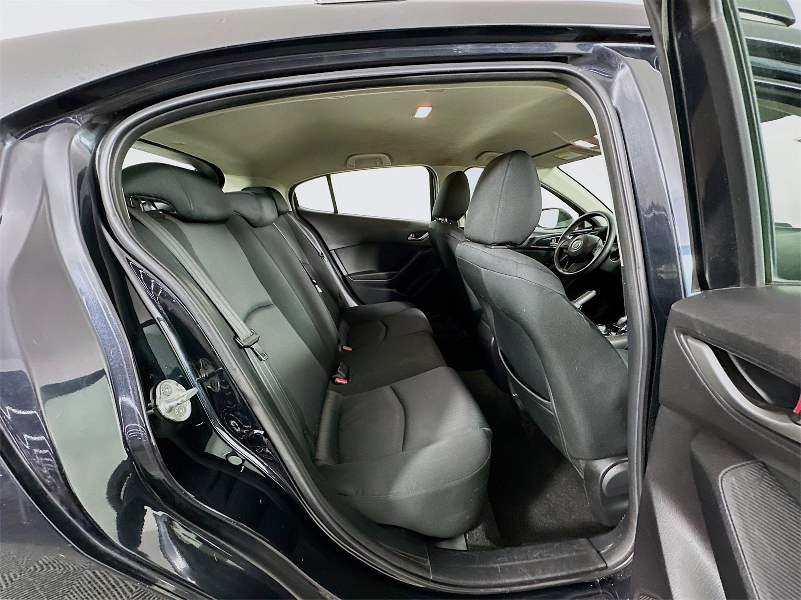 Used 2016 MAZDA MAZDA3 i Sport image 25