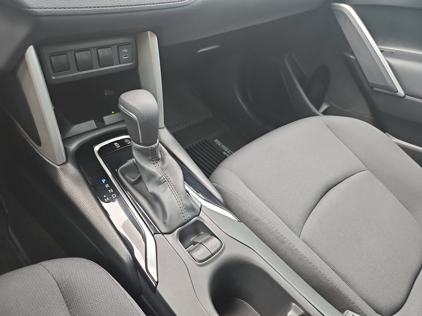 Used 2024 Toyota Corolla Cross LE w/ Moonroof Package FWD image 24