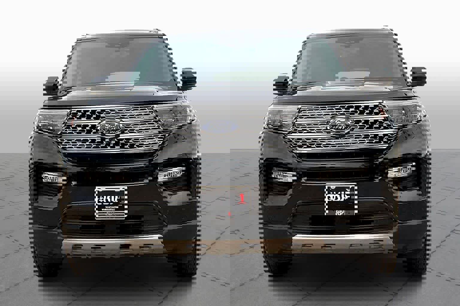 Used 2024 Ford Explorer Limited image 3