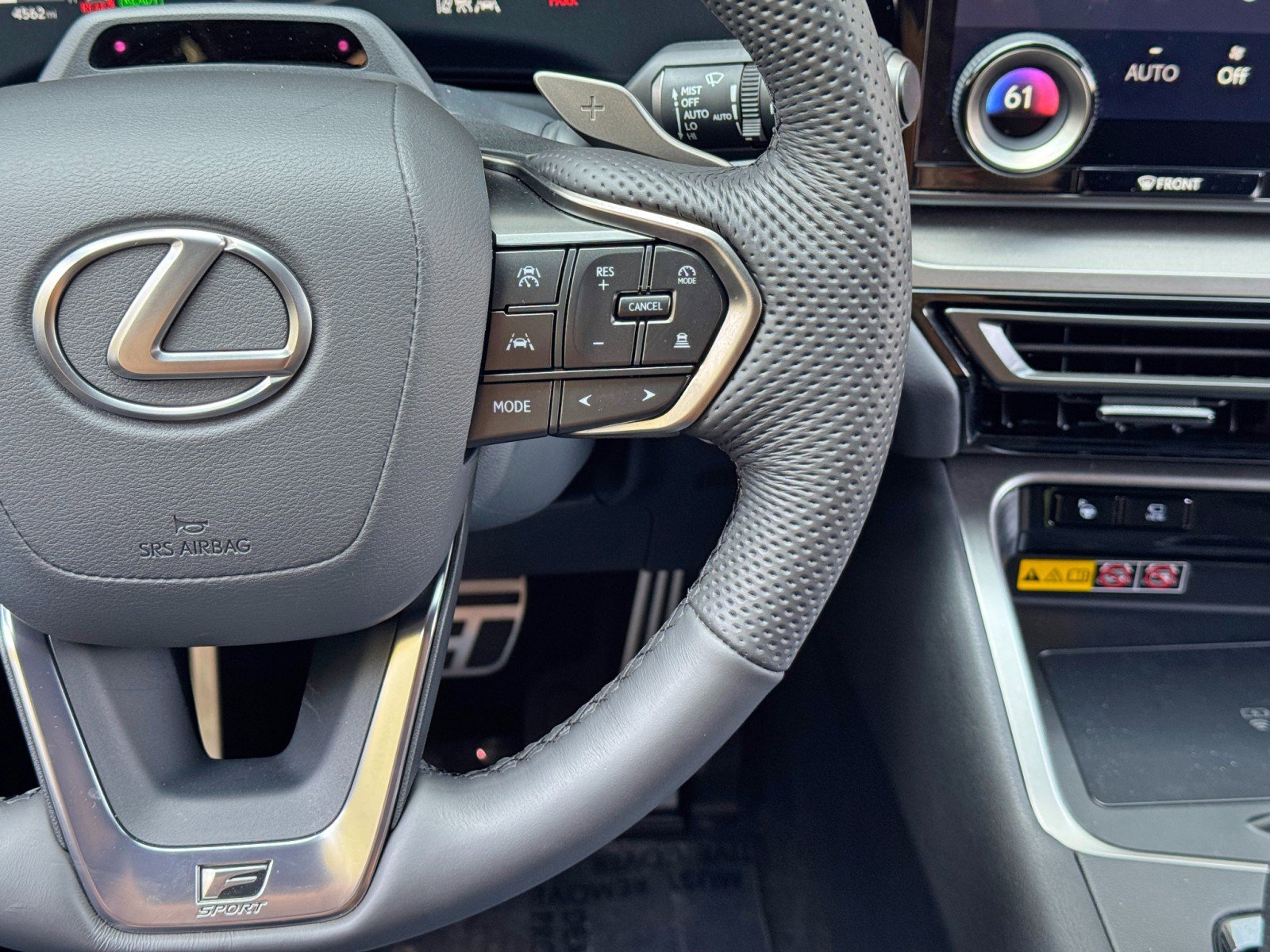 Used 2026 Lexus TX 500h AWD w/ Technology Package image 21
