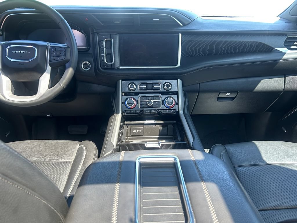 Used 2023 GMC Yukon XL Denali AWD/4WD image 16