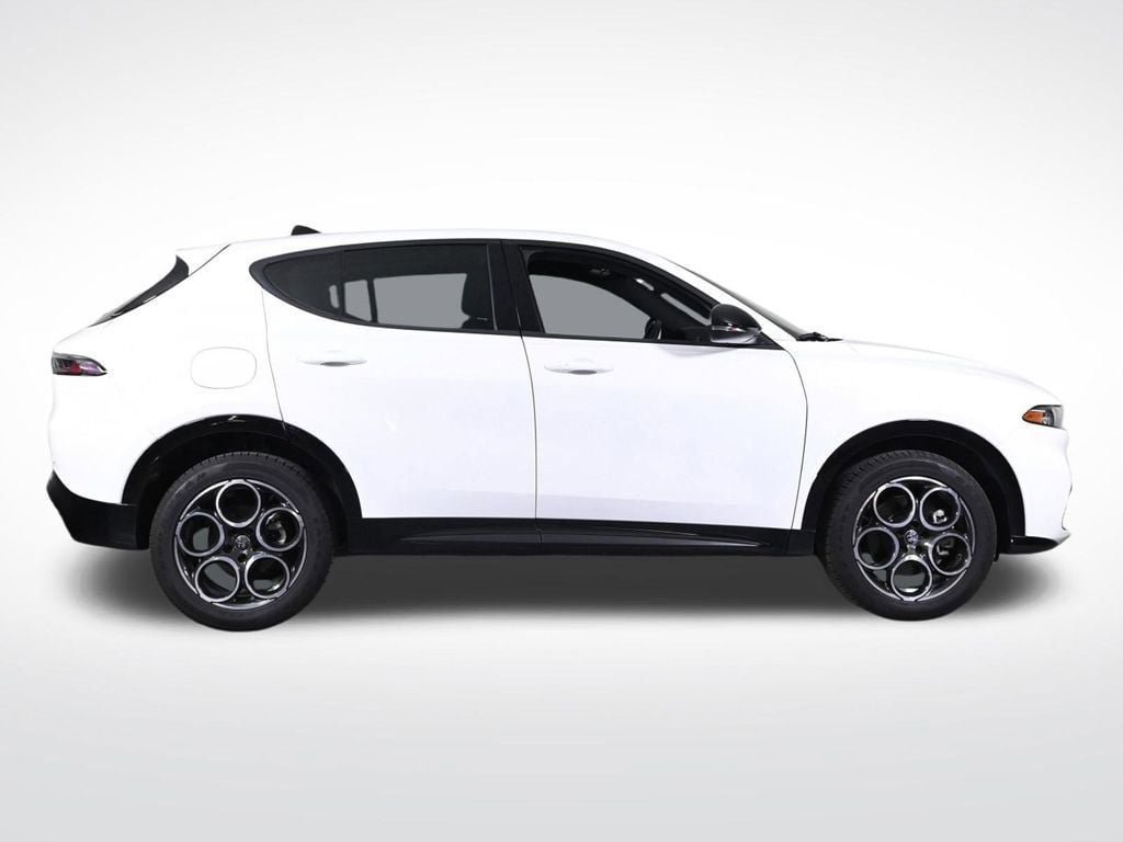 Used 2025 Alfa Romeo Tonale AWD/4WD image 6