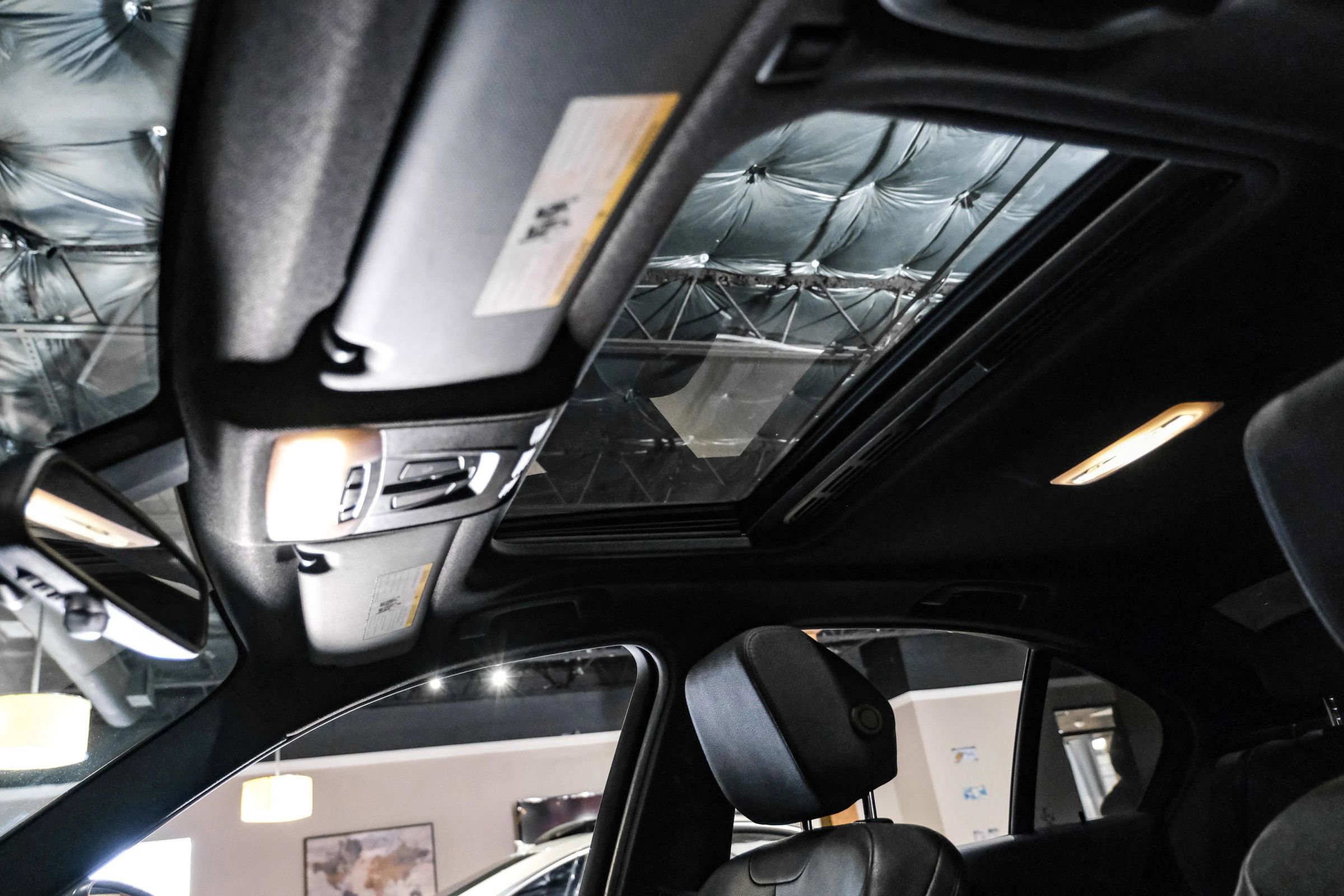 Used 2018 BMW 330i Sedan RWD image 6