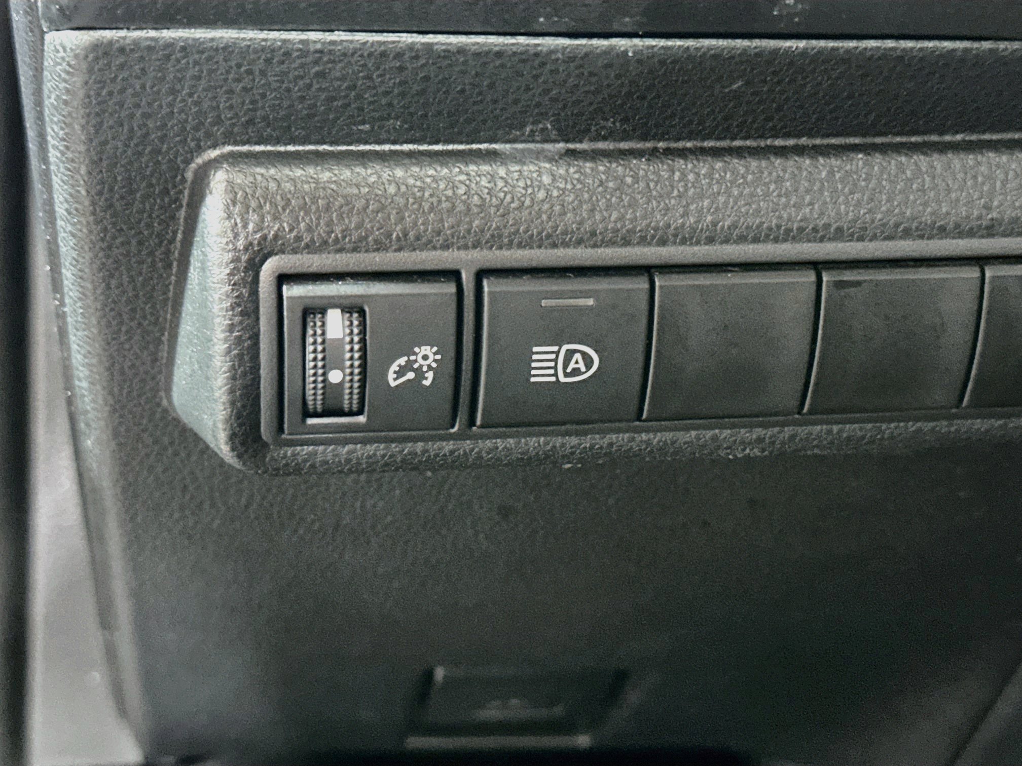Used 2025 Toyota Corolla LE FWD image 17