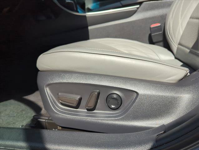 Certified 2019 Toyota Avalon Limited w/ All Weather Liner Package FWD image 16