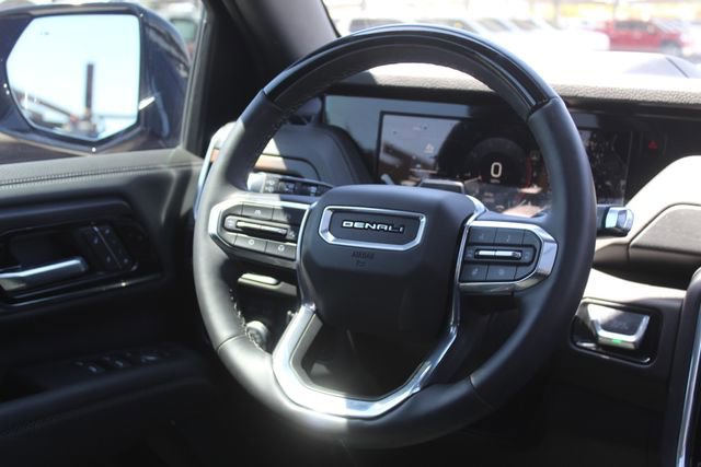 Used 2025 GMC Yukon Denali w/ Denali Reserve Package image 25