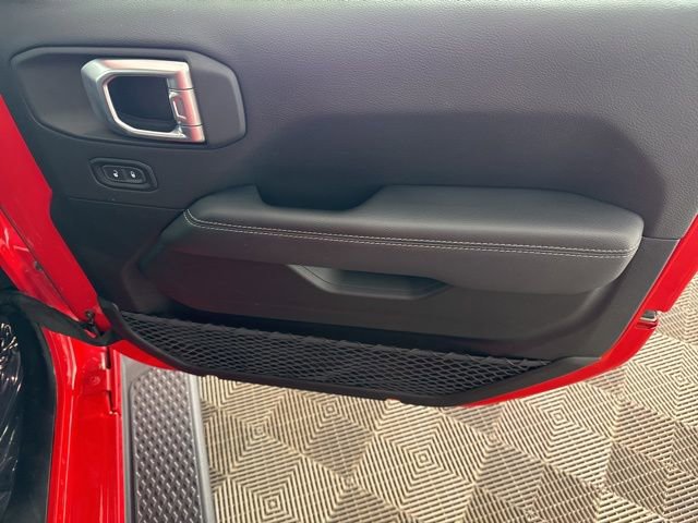 Used 2020 Jeep Gladiator Overland w/ Cold Weather Group image 21