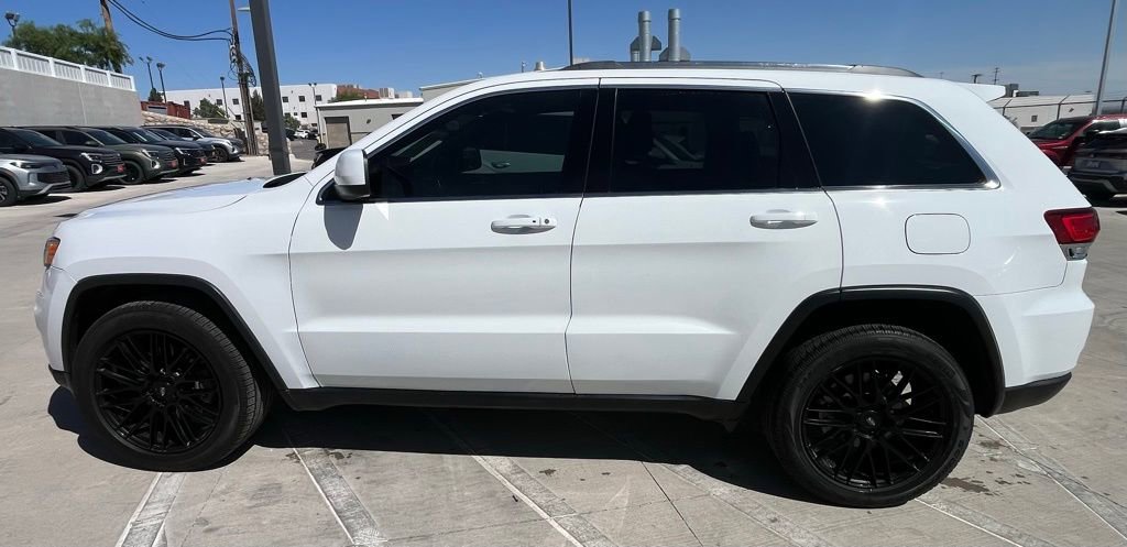 Used 2021 Jeep Grand Cherokee Laredo RWD image 5