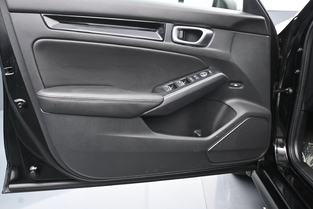 Used 2023 Honda Civic Touring image 16
