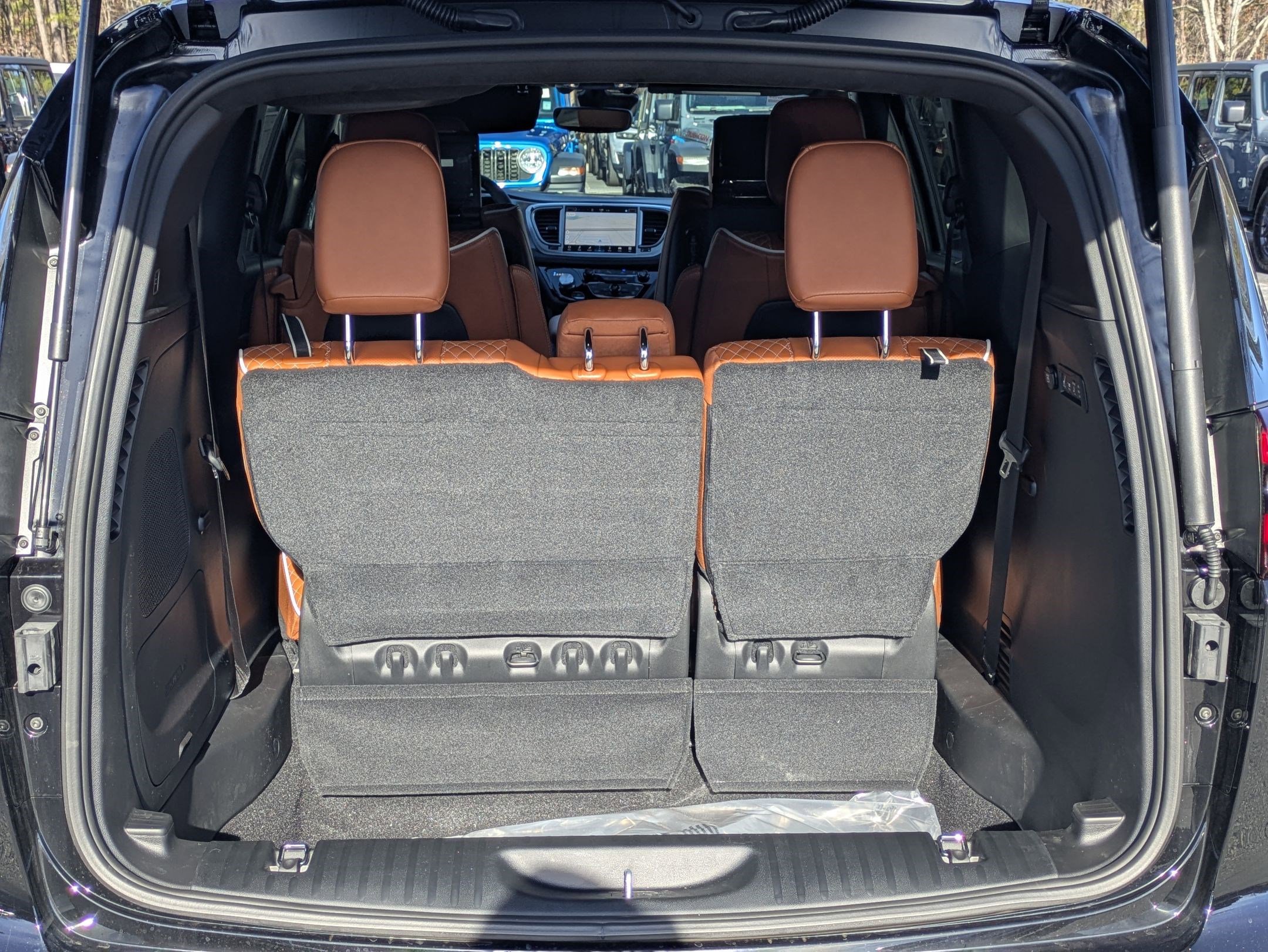 New 2026 Chrysler Pacifica Pinnacle image 28