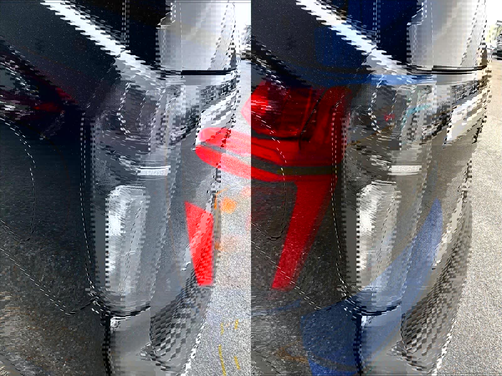 Used 2024 Chevrolet Suburban High Country image 35