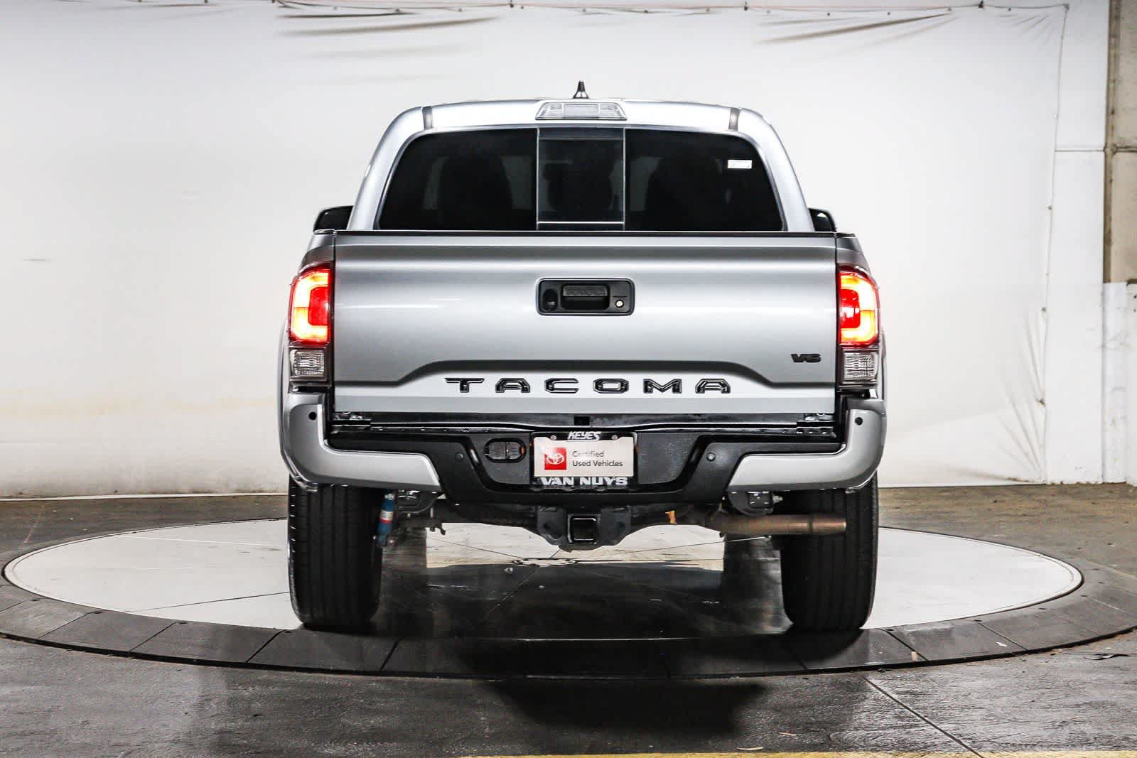 Certified 2022 Toyota Tacoma TRD Sport w/ TRD Premium Sport Package AWD/4WD image 3