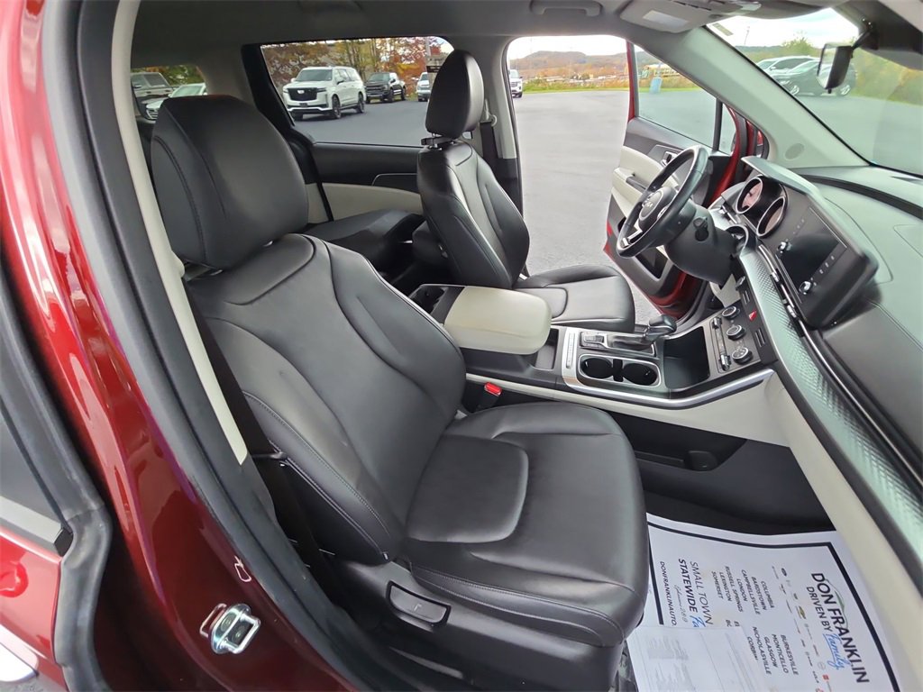 Used 2023 Kia Carnival LX image 30