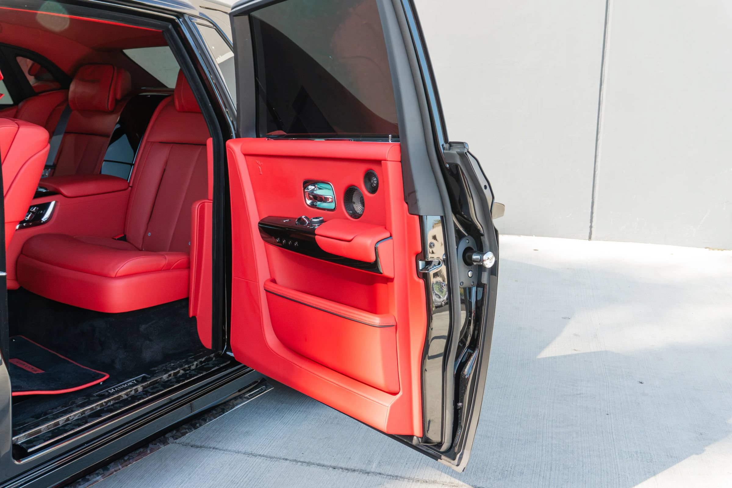 Used 2024 Rolls-Royce Phantom Sedan w/ The Phantom Package RWD image 56