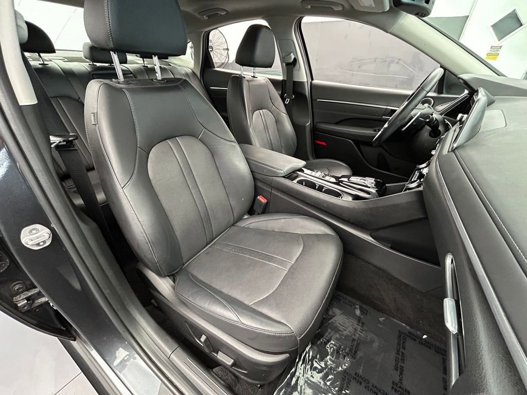 Used 2023 Hyundai Sonata Limited w/ Preferred Accessory Package FWD image 18