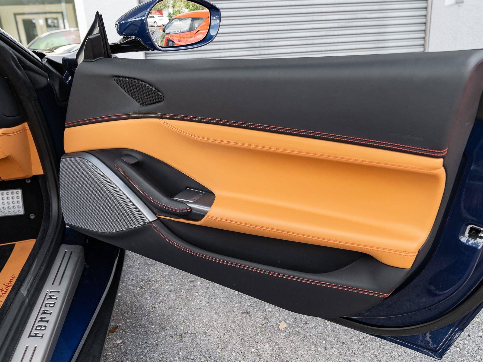 Used 2019 Ferrari Portofino RWD image 32