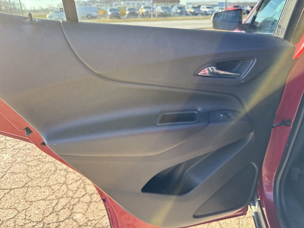 Used 2018 Chevrolet Equinox LT image 38