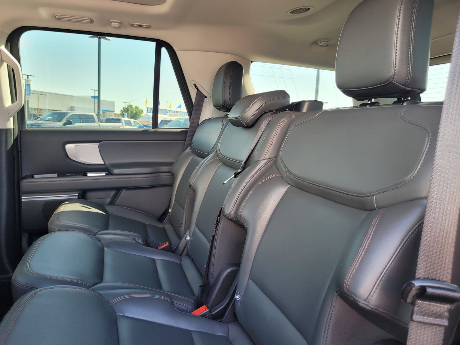 Used 2025 Ford Expedition Active AWD/4WD image 14