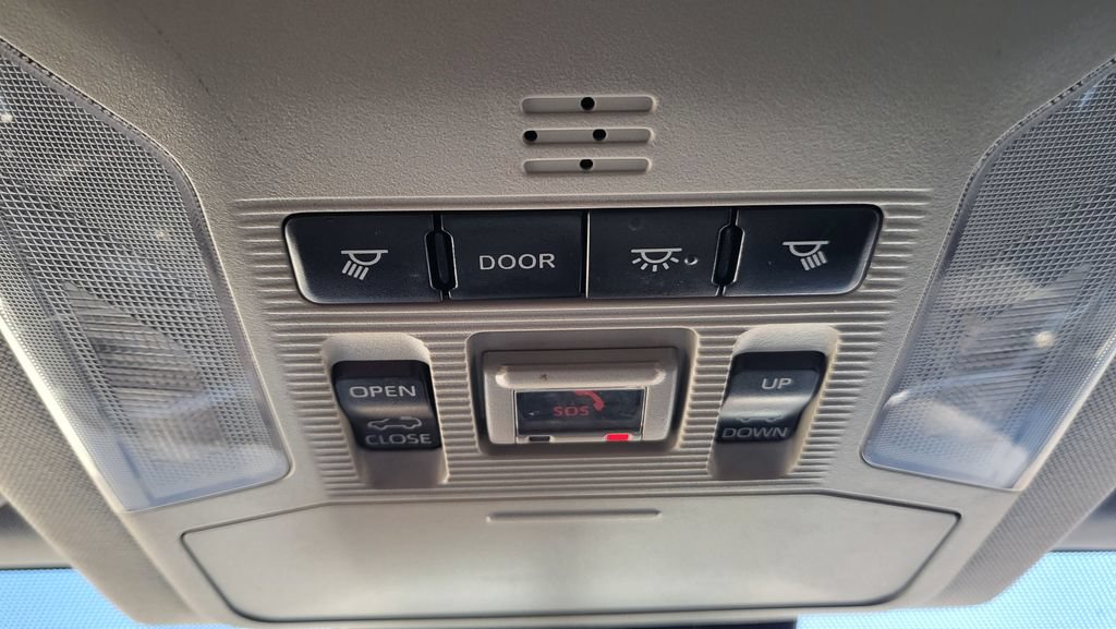 Used 2021 Toyota RAV4 XLE w/ Convenience Package FWD image 38