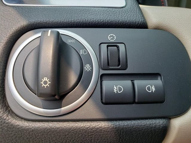 Used 2011 Land Rover Range Rover Sport HSE AWD/4WD image 26