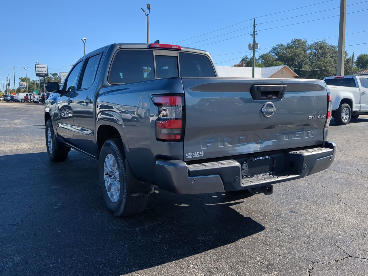 Used 2022 Nissan Frontier SV image 6