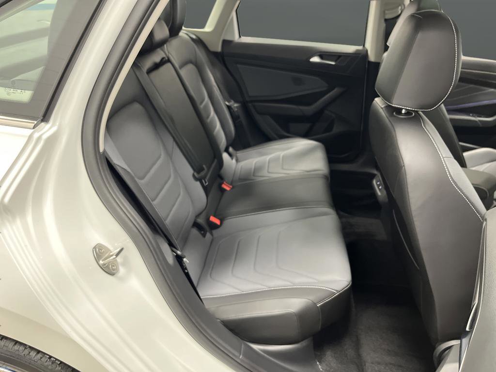 Used 2025 Volkswagen Jetta SEL image 29